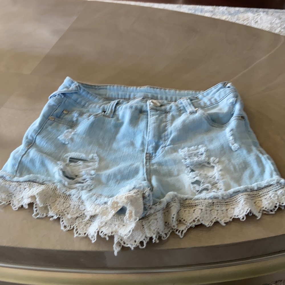 Elan Daisy Duke light blue denim shorts